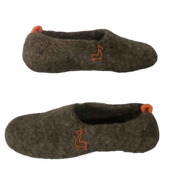 Wildllama Scandinavian felt felted wool slippers in brown size large - Picture 2 of 12
